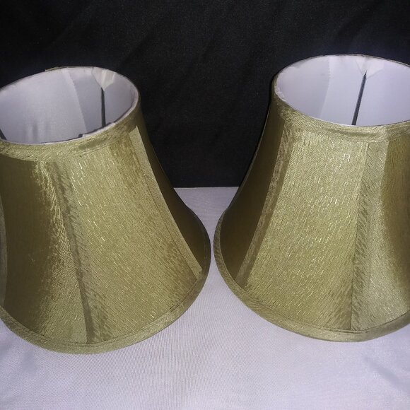 VTG Small Green Bell Shape Lamp Shade Faux Silk 8x9 Home Decor Set of 2 - Picture 1 of 13